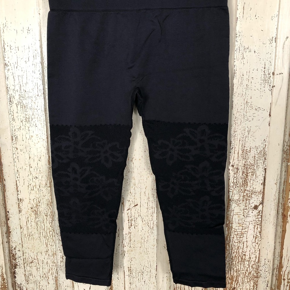 Black cropped leggings